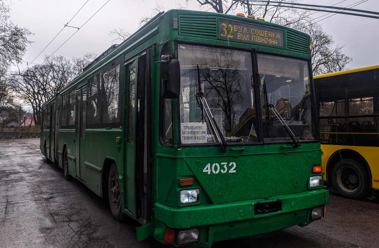 Киев, Киев-12.03 № 4032