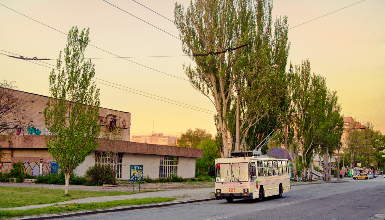 Запорожье, ЮМЗ Т2 № 223