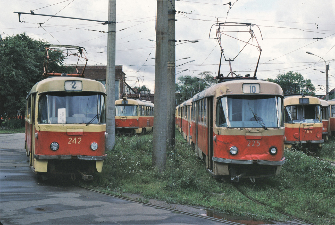 Kaliningrad, Tatra T4SU № 242; Kaliningrad, Tatra T4SU № 225