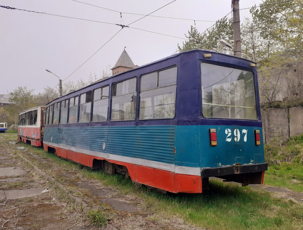 Vlagyivosztok, 71-605 (KTM-5M3) — 297; Vlagyivosztok — Tram graveyard