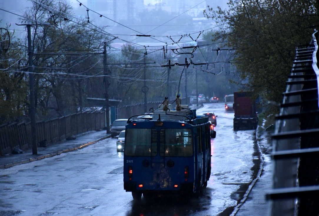 Владивосток, ЗиУ-682Г-016.02 № 241