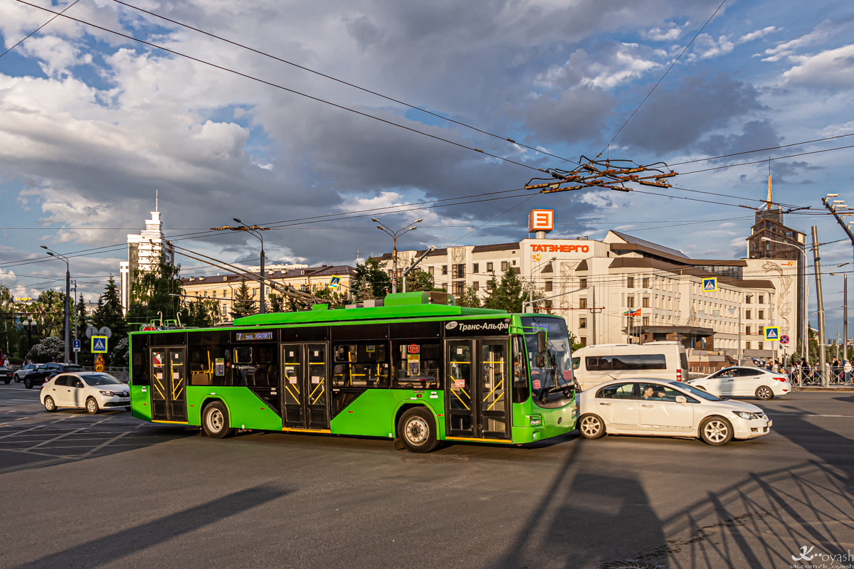 Казань, ВМЗ-5298.01 «Авангард» № 1215
