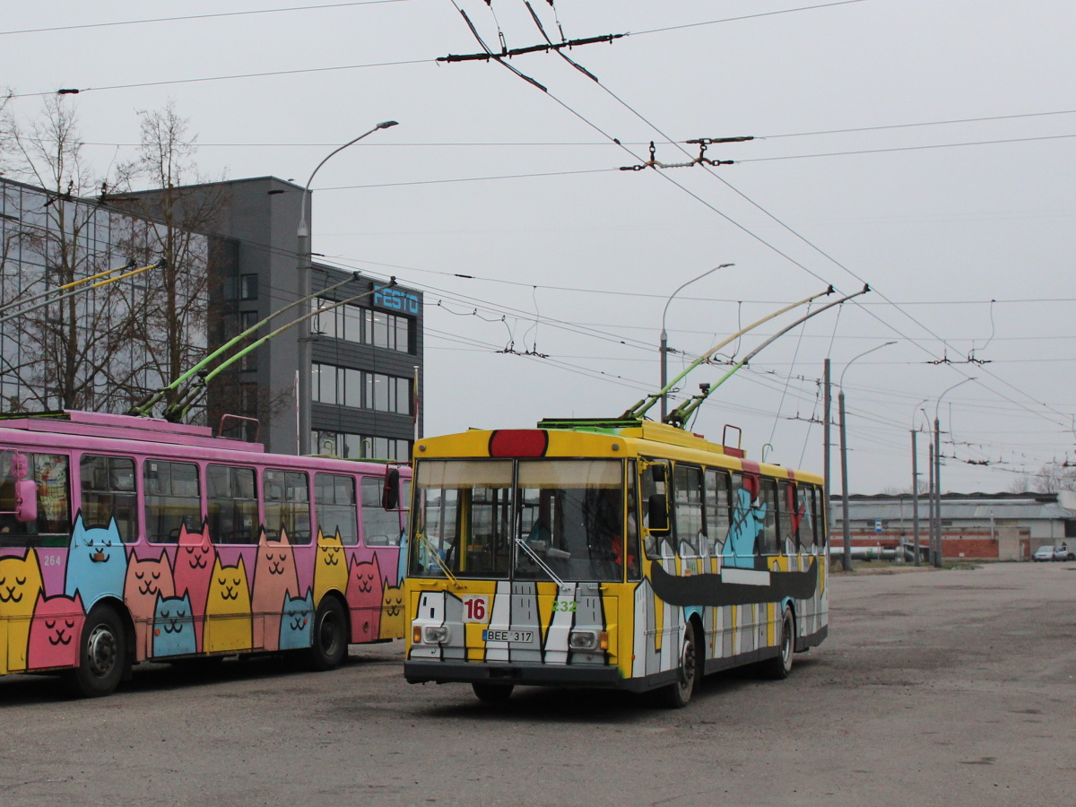 Каунас, Škoda 14Tr02 № 232