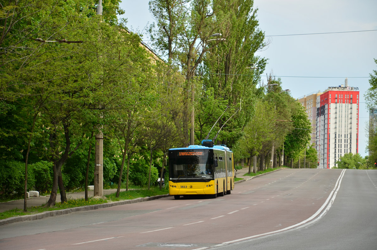 Кіеў, ЛАЗ E301D1 № 1613