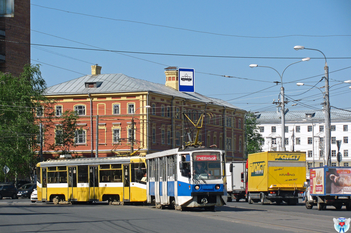 Нижний Новгород, 71-608КМ № 1221