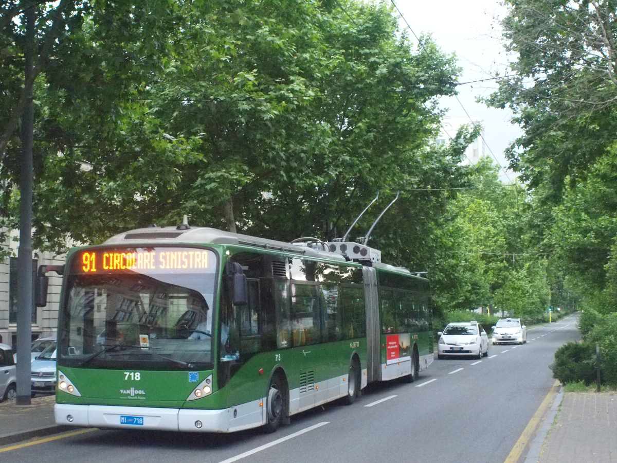 Милан, Van Hool AG 300T № 718