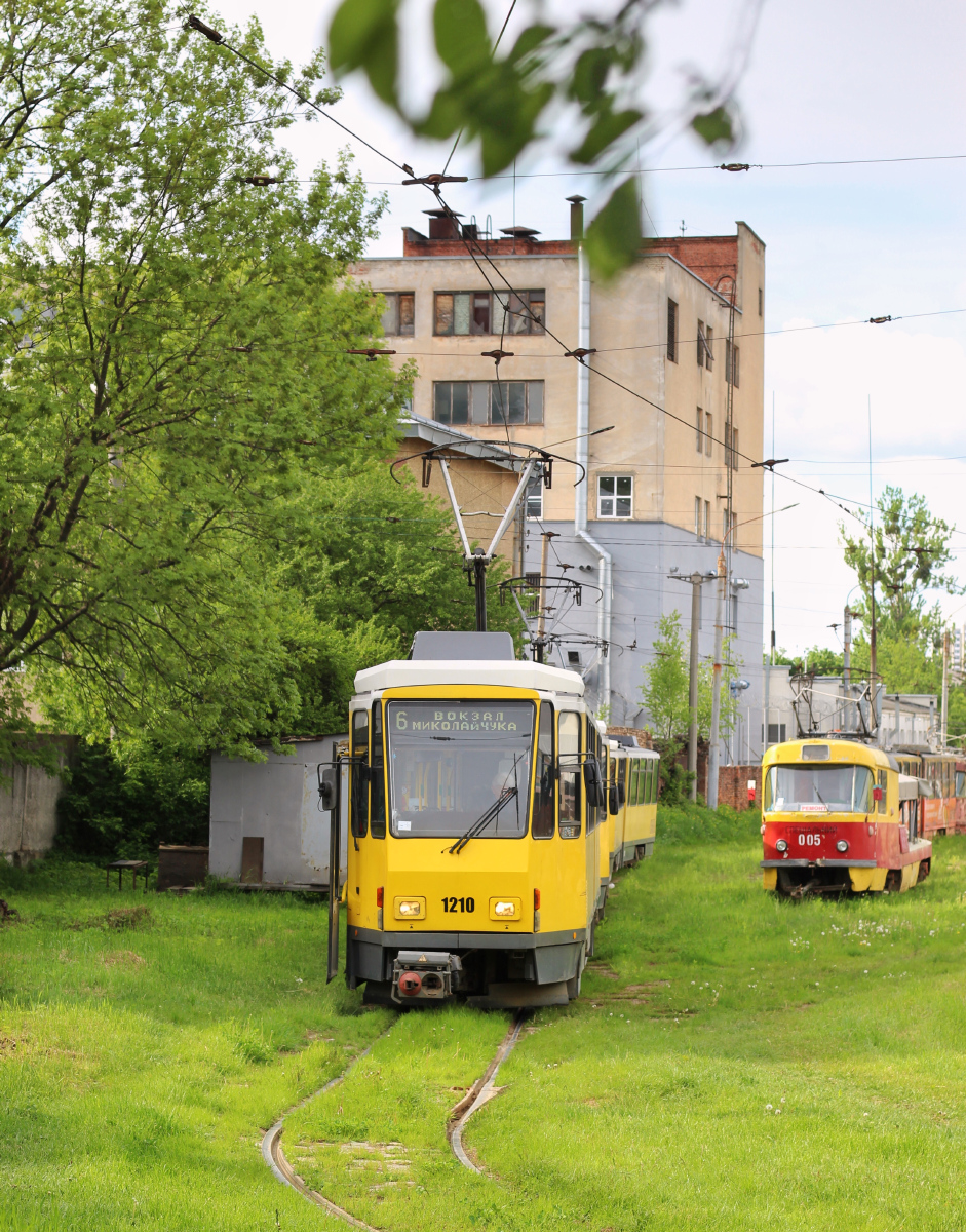 Львов, Tatra KT4DM № 1210