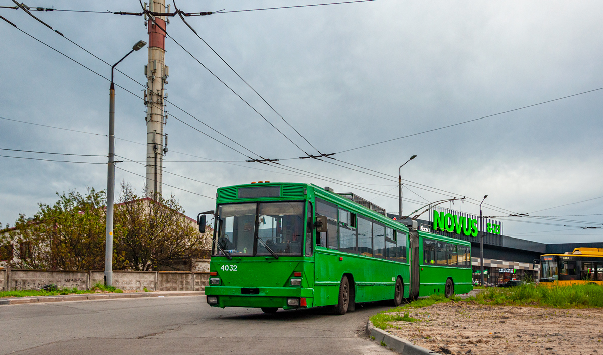 Киев, Киев-12.03 № 4032