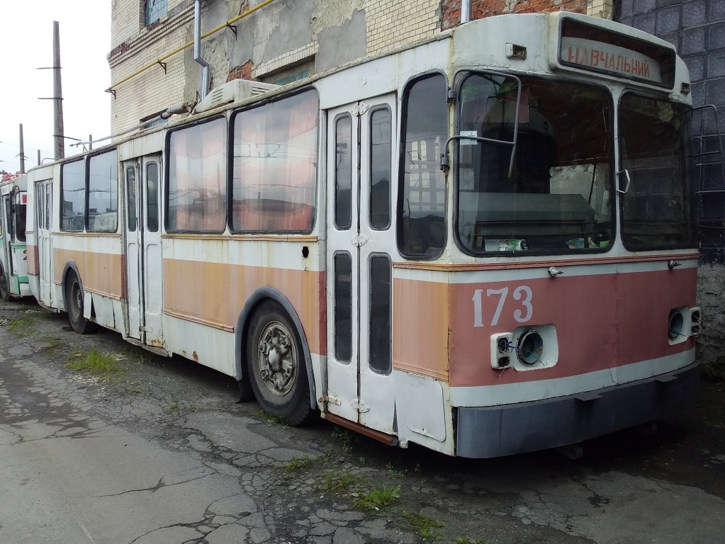 Хмельницкий, ЗиУ-682В № 173