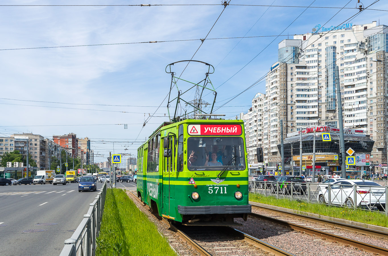 Санкт-Петербург, ЛМ-68М № 5711