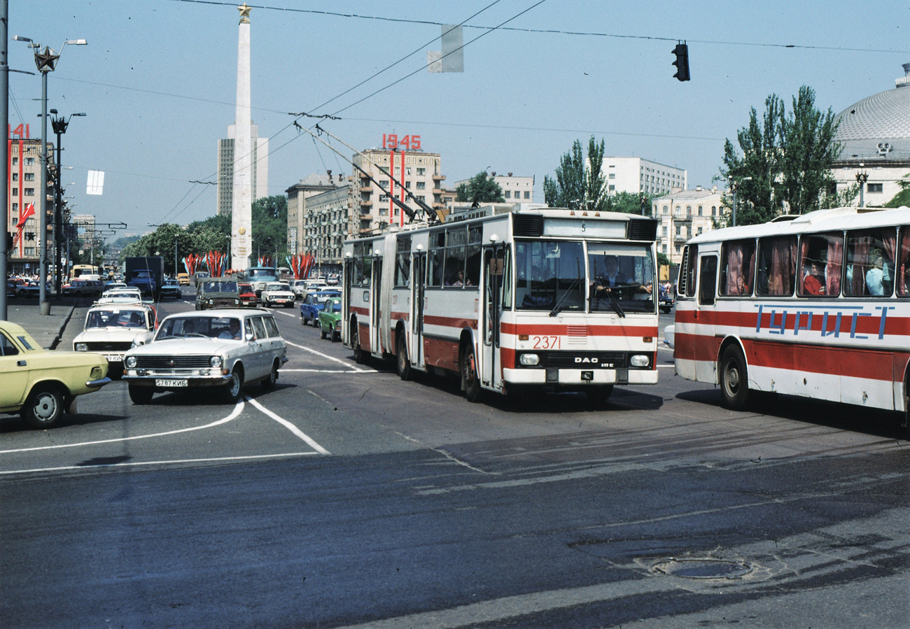Киев, DAC-217E № 2371; Киев — Исторические фотографии