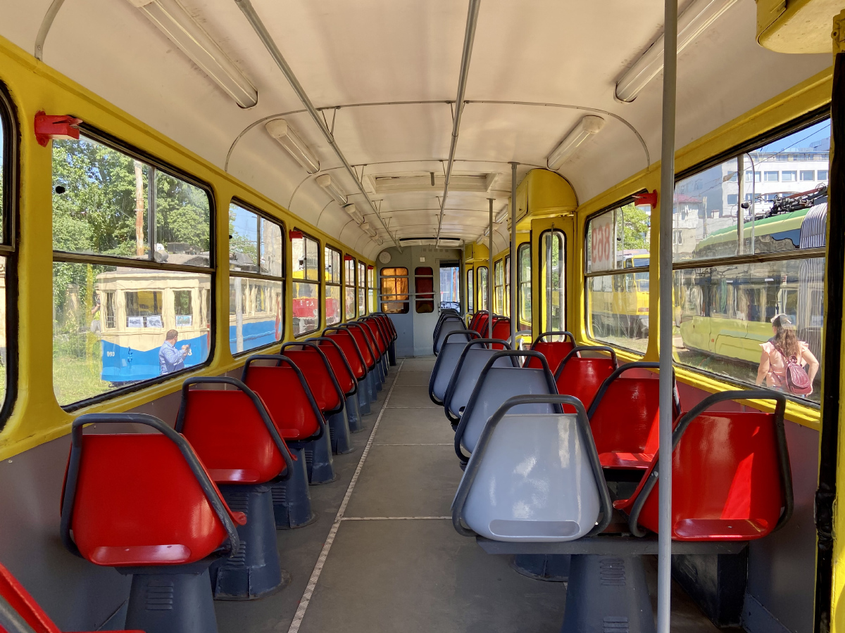 利沃夫, Tatra T4SU # 869