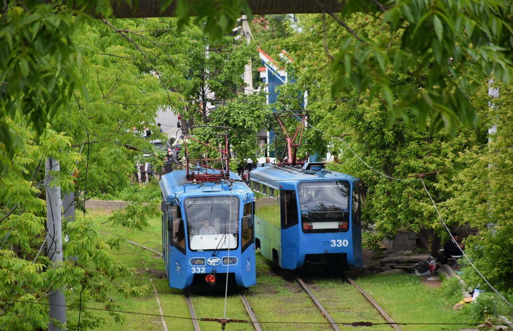 Владивосток, 71-619КС № 332; Владивосток, 71-619К № 330