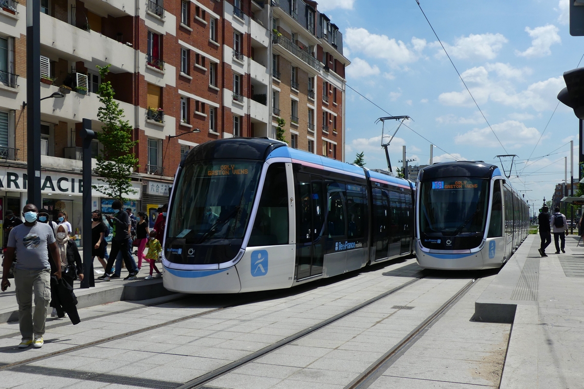 Париж -  Версаль -  Ивелин, Alstom Citadis 405 № 913