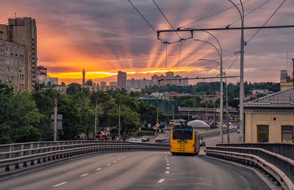 Киев, ЛАЗ E301D1 № 1611; Киев — Троллейбусные линии: Совки, Голосеев, Мышеловка, Теремки Киев, ЛАЗ E301D1 № 1611; Киев — Троллейбусные линии: Совки, Голосеев, Мышеловка, Теремки