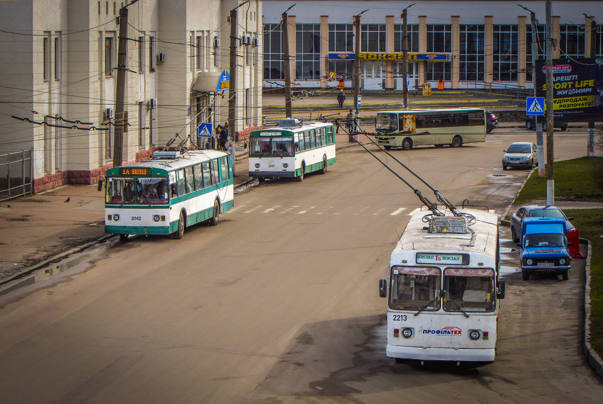 Žõtomõr, ZiU-682V [V00] № 2213; Žõtomõr, ZiU-682G [G00] № 2042; Žõtomõr, ZiU-682V № 2047