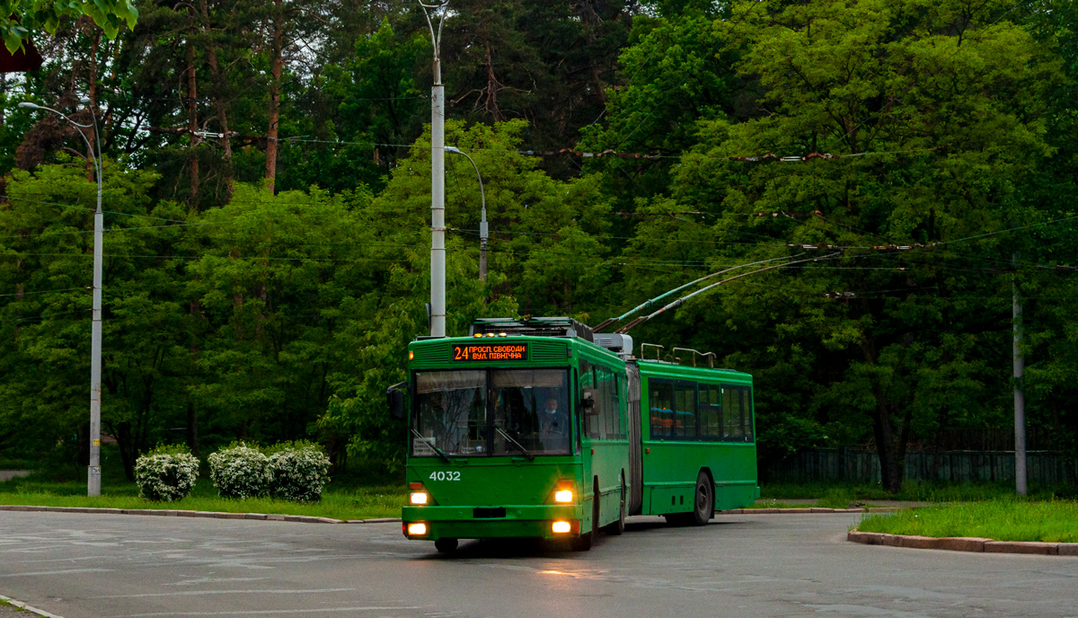 Киев, Киев-12.03 № 4032