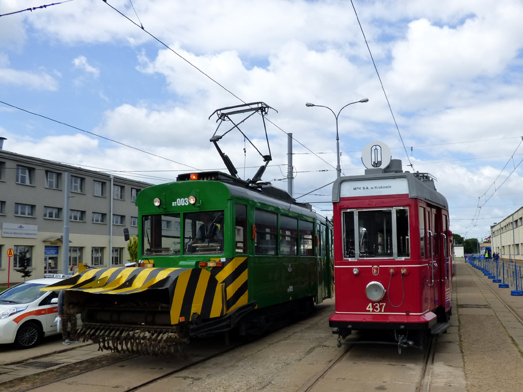 Krokuva, Konstal N nr. RT003; Krokuva, WIwK/GFW K nr. 437; Krokuva — Parade of historic "N" type trams