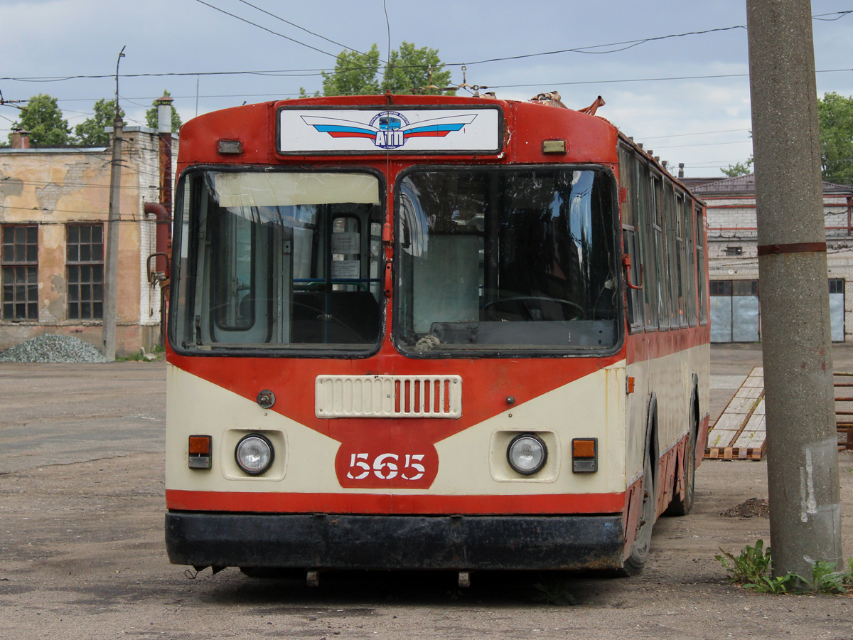Киров, ЗиУ-682Г [Г00] № 565