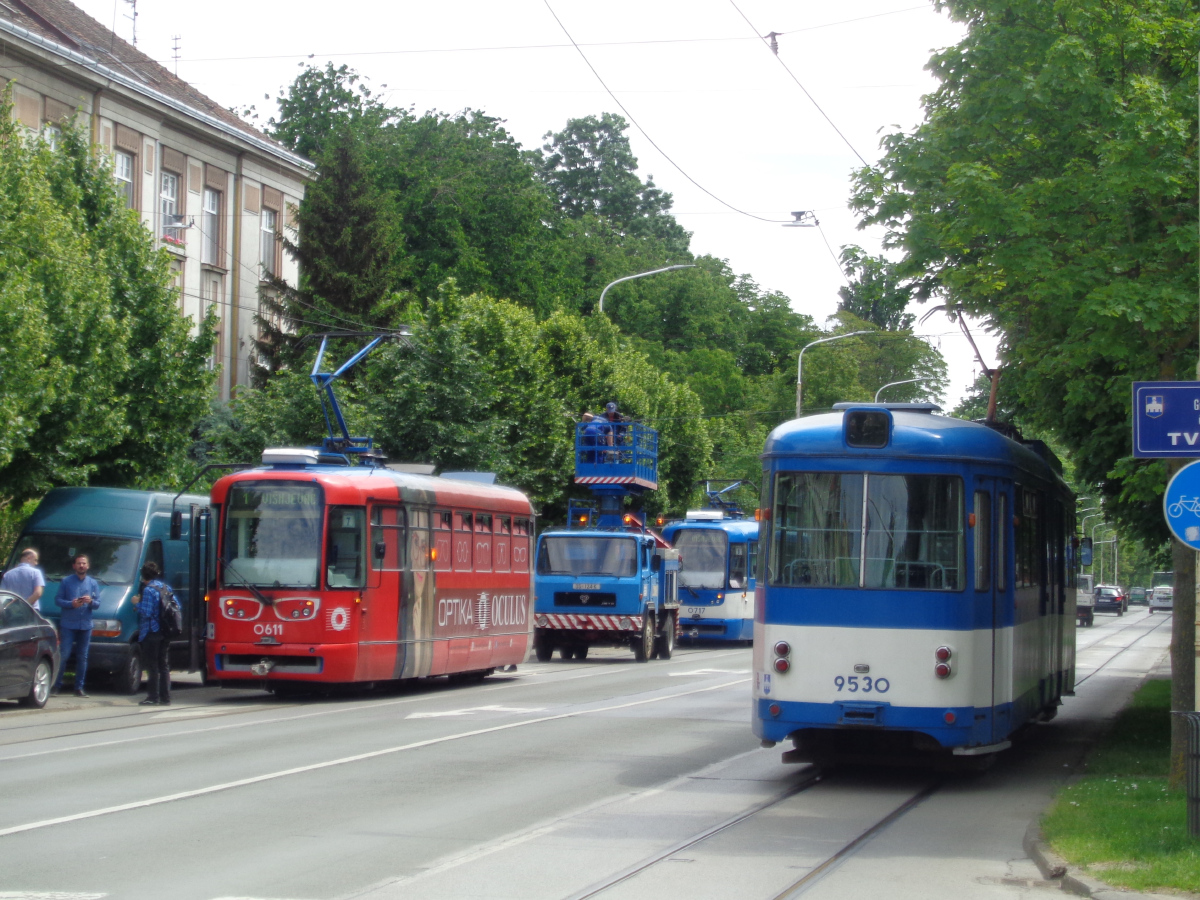 Осиек, Tatra T3PV.O № 0611; Осиек, Duewag GT6 № 9530 Осиек, Tatra T3PV.O № 0611; Осиек, Duewag GT6 № 9530