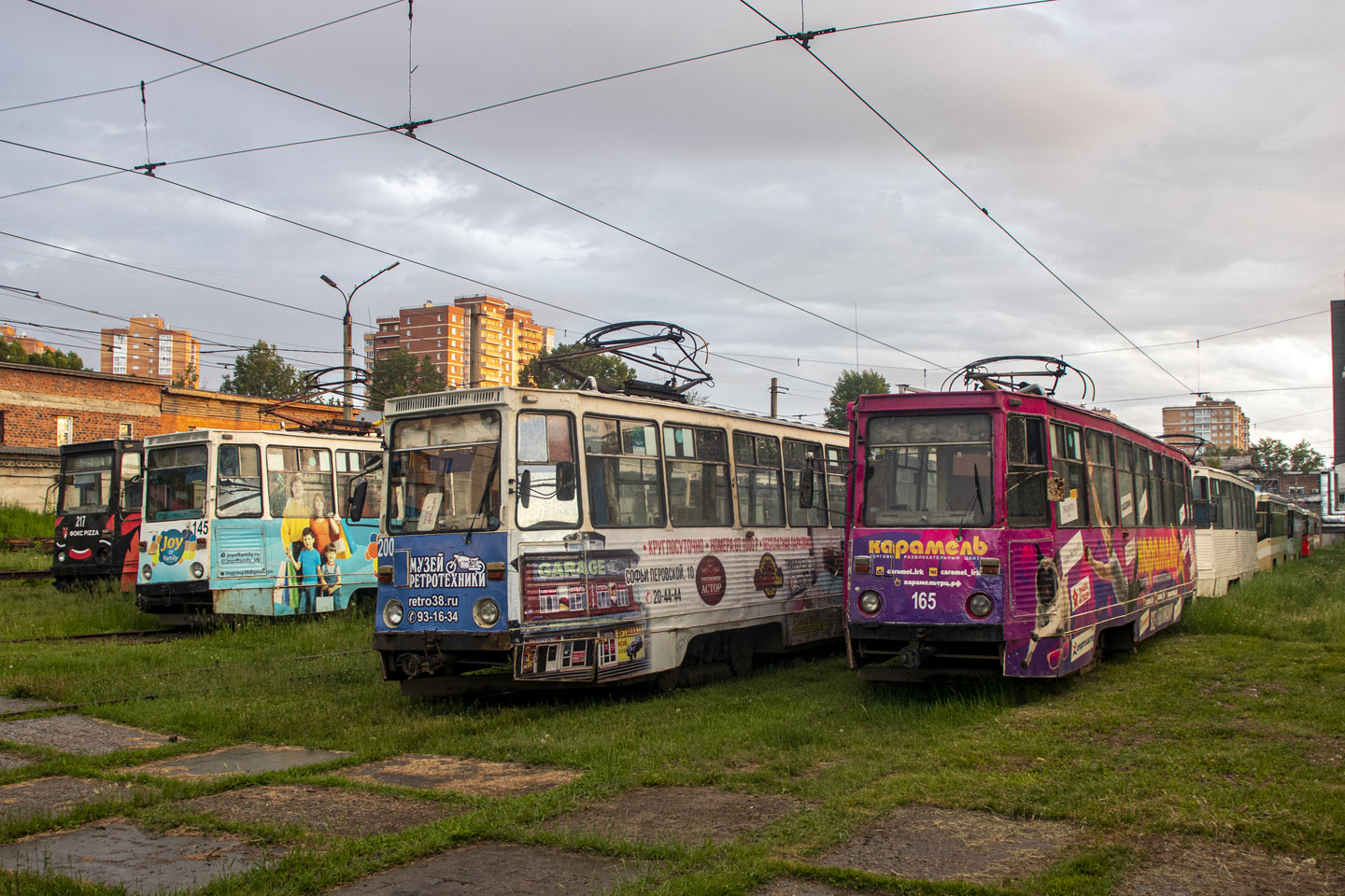 Иркутск, 71-605А № 200; Иркутск, 71-605 (КТМ-5М3) № 165