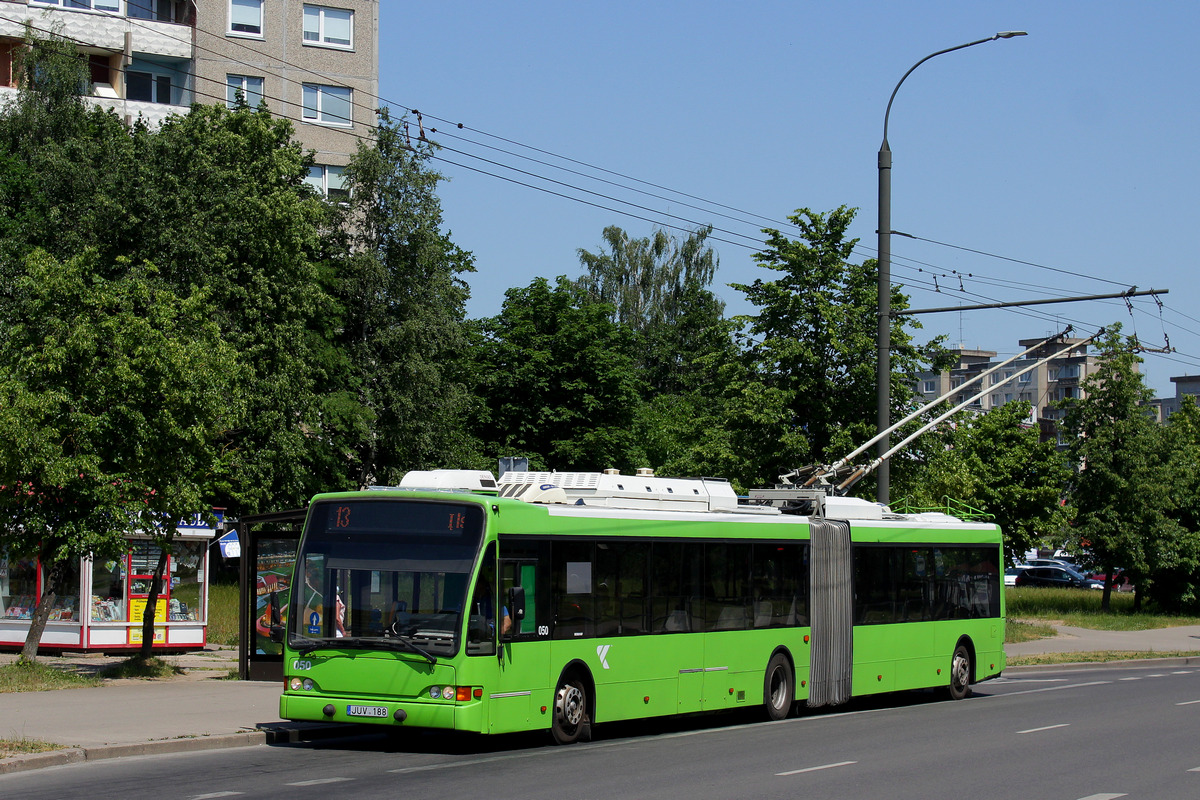 Каунас, Berkhof Premier AT18 № 050