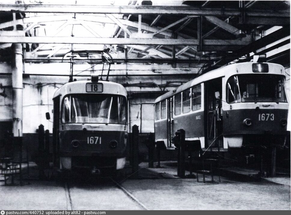 Žemutinis Naugardas, Tatra T3SU nr. 1671; Žemutinis Naugardas, Tatra T3SU nr. 1673