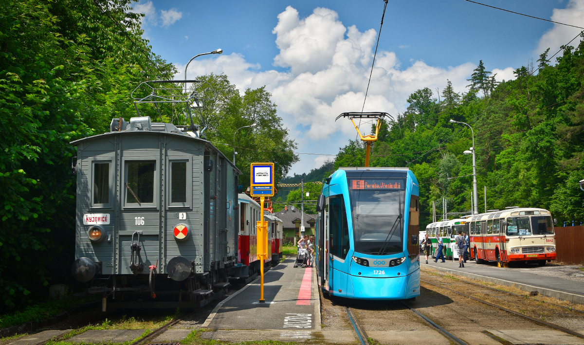 Острава, Грузовоз № 106; Острава, Stadler Tango NF2 № 1726