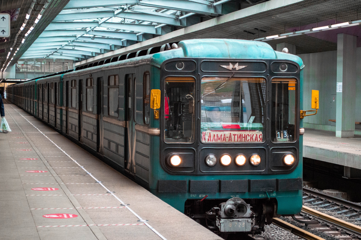 Москва, 81-717 (ЛВЗ) № 8728