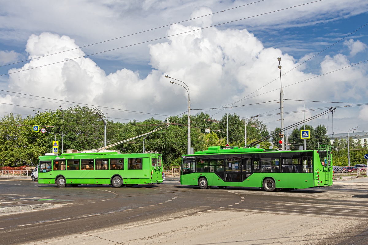 Казань, Тролза-5275.03 «Оптима» № 1446; Казань, ВМЗ-5298.01 «Авангард» № 1113