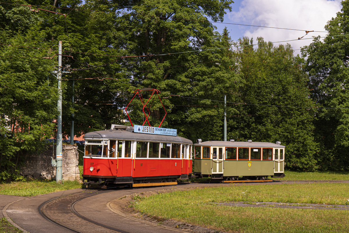 Liberec ― Jablonec nad Nisou, Česká Lípa 6MT N°. 117; Liberec ― Jablonec nad Nisou, Ringhoffer 2-axle trailer car N°. 44; Liberec ― Jablonec nad Nisou — Les semaines derniéres de la voie métrique, 2021