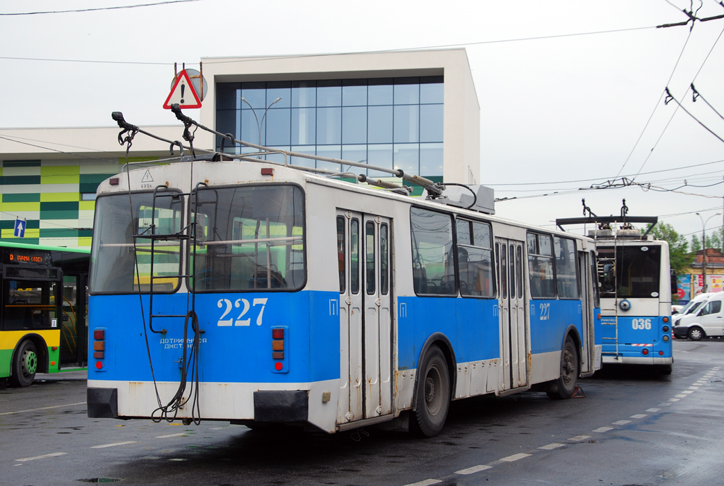 Винница, ЗиУ-682Г-016 (012) № 227