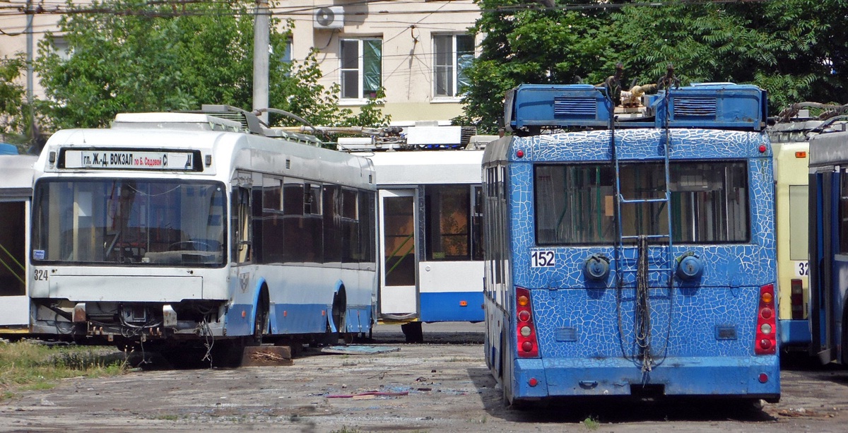 Ростов-на-Дону, БКМ 32102 № 324; Ростов-на-Дону, Тролза-5265.00 «Мегаполис» № 152