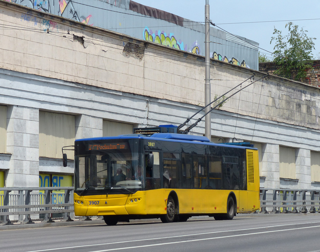 Kyiv, LAZ E183D1 # 3907 Kyiv, LAZ E183D1 # 3907