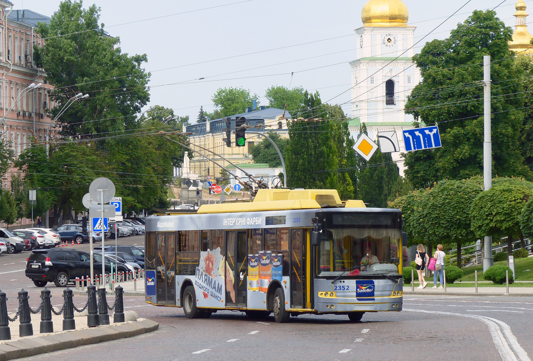 Киев, Богдан Т70110 № 2352