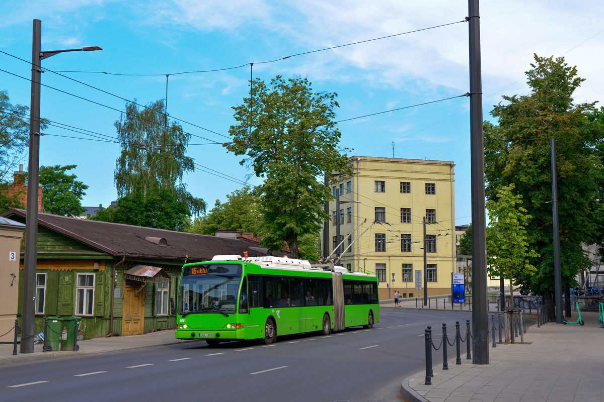 Каунас, Berkhof Premier AT18 № 051