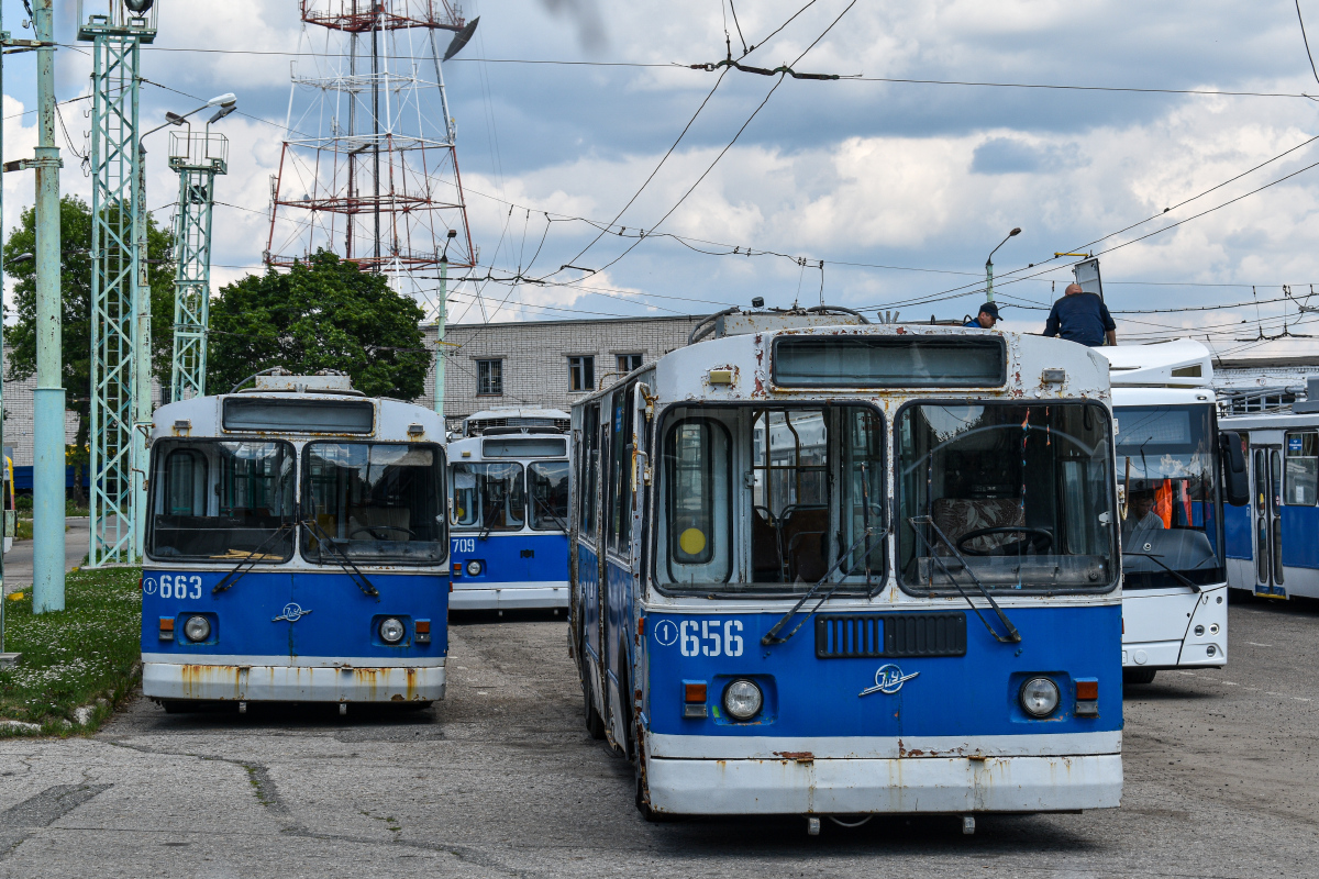 Чебоксары, ЗиУ-682Г [Г00] № 656; Чебоксары, ЗиУ-682Г [Г00] № 663