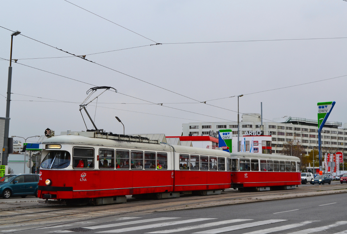 Вена, SGP Type E1 № 4744; Вена, Rotax Тype c4 № 1329