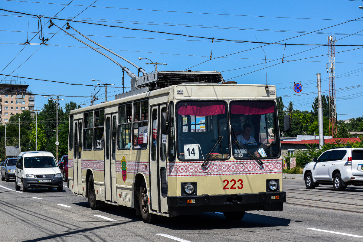 Запорожье, ЮМЗ Т2 № 223