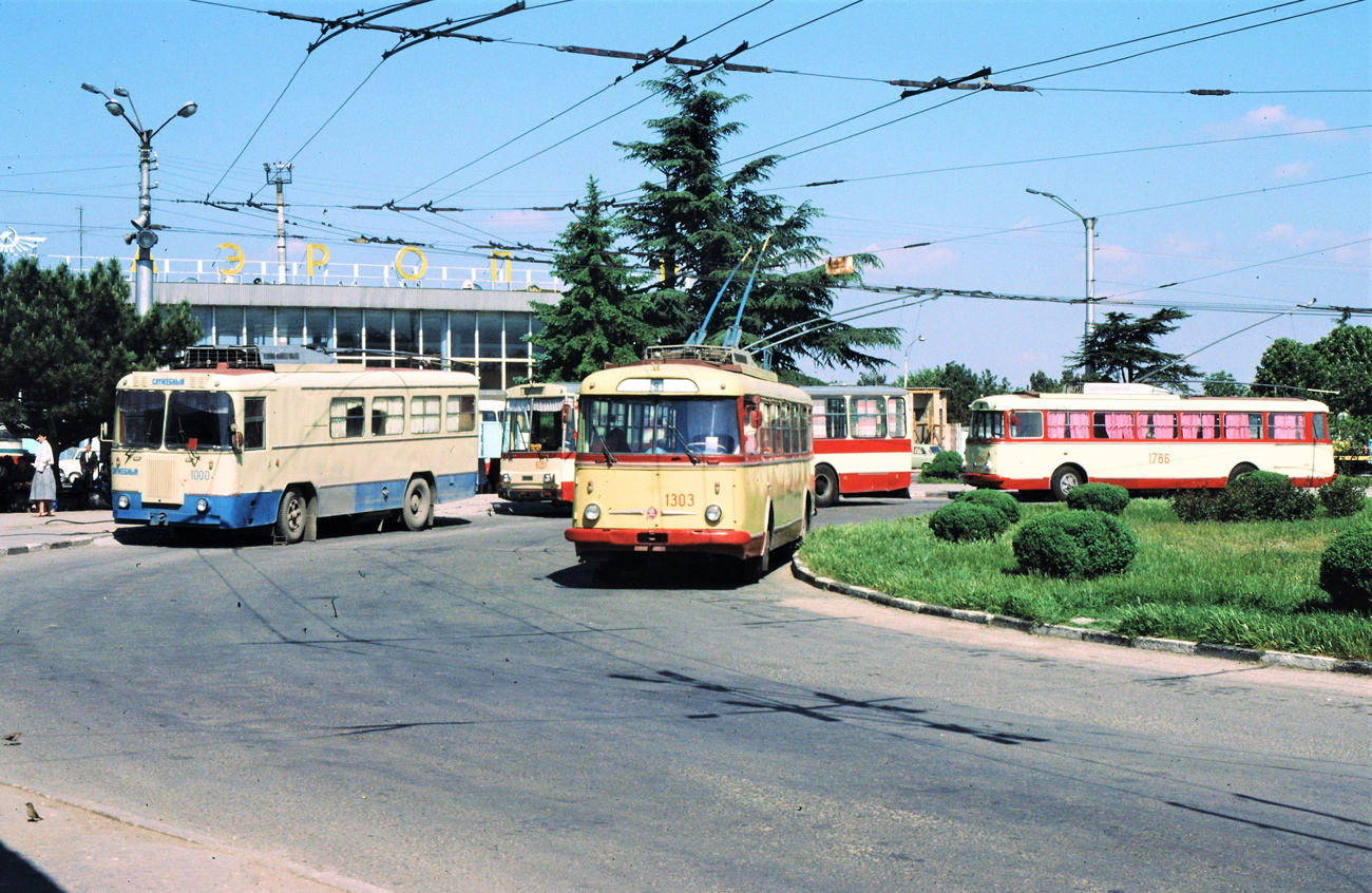 Крымский троллейбус, КТГ-1 № 1000; Крымский троллейбус, Škoda 9Tr15 № 1303; Крымский троллейбус — Исторические фотографии (1959 — 2000)