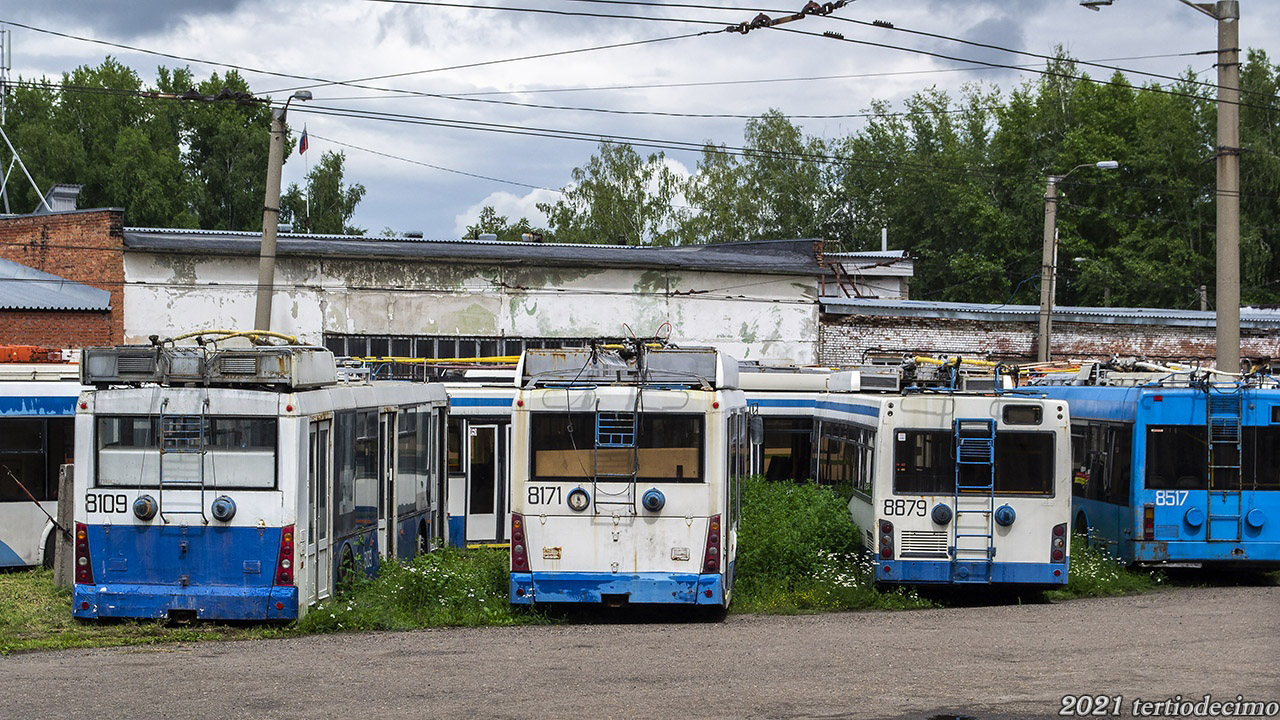 Tomsk, Trolza-5265.00 “Megapolis” Nr (8109); Tomsk, Trolza-5265.00 “Megapolis” Nr 439; Tomsk, SVARZ-MAZ-6235.00 Nr 452; Tomsk — Trolleybus Depot