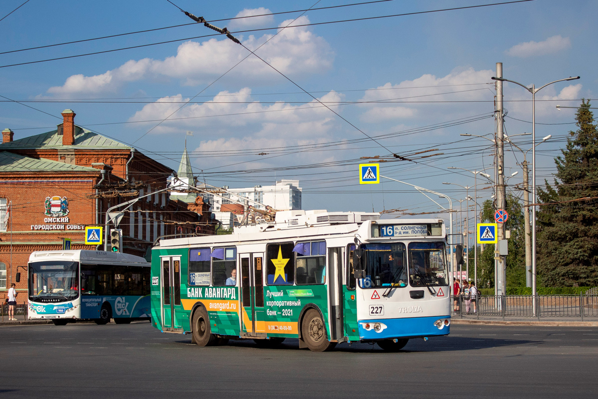 Омск, ЗиУ-682Г-016.02 № 227