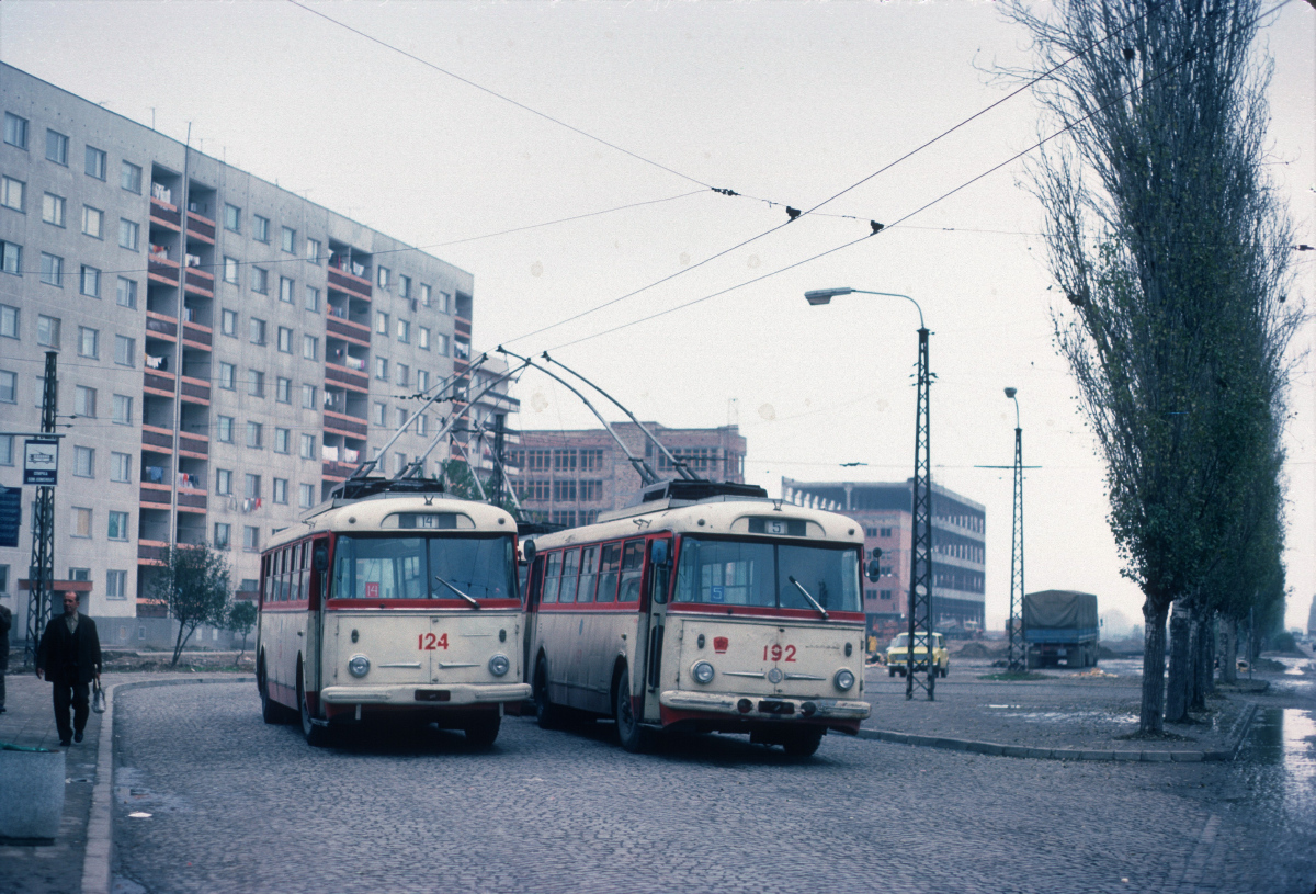 Пловдив, Škoda 9Tr9 № 124; Пловдив, Škoda 9Tr15 № 192; Пловдив — Исторически снимки — Тролейбуси • Исторические фотографии — Троллейбусов Пловдив, Škoda 9Tr9 № 124; Пловдив, Škoda 9Tr15 № 192; Пловдив — Исторически снимки — Тролейбуси • Исторические фотографии — Троллейбусов