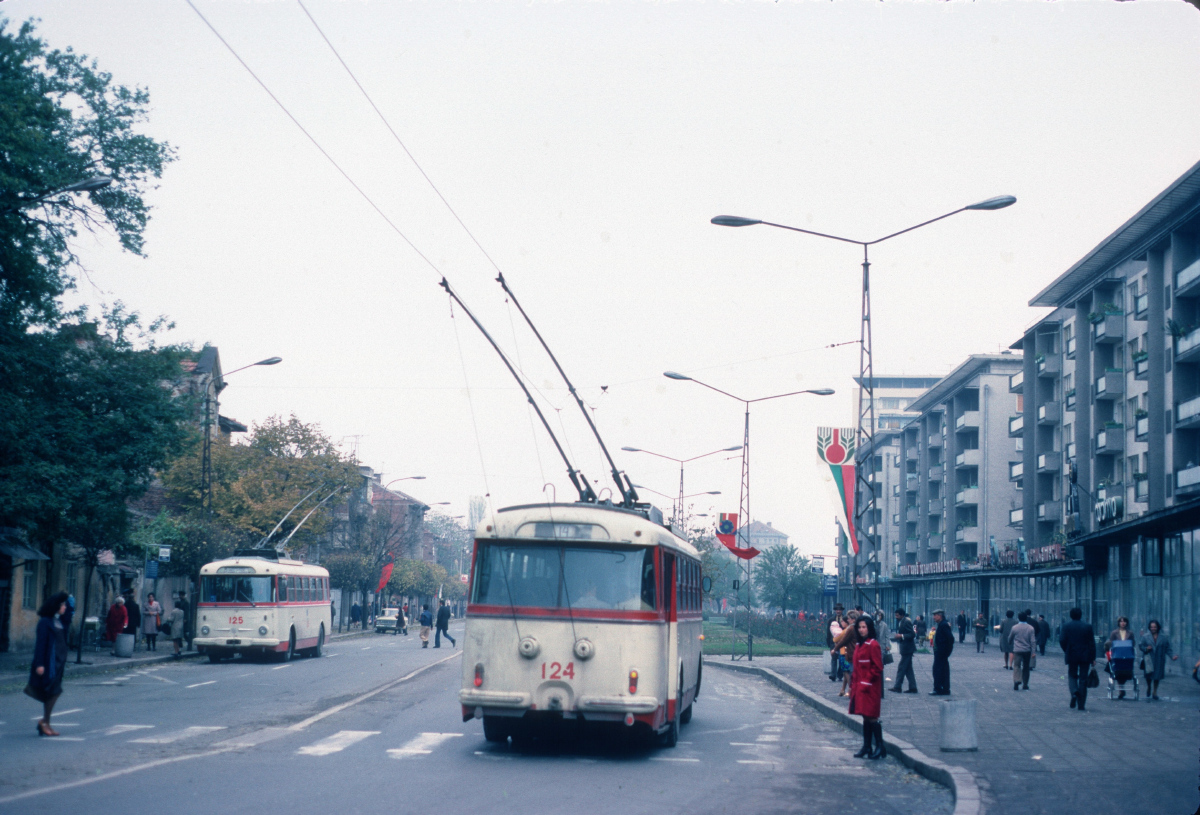 Płowdiw, Škoda 9Tr9 Nr 125; Płowdiw, Škoda 9Tr9 Nr 124; Płowdiw — Historical —  Тrolleybus photos Płowdiw, Škoda 9Tr9 Nr 125; Płowdiw, Škoda 9Tr9 Nr 124; Płowdiw — Historical —  Тrolleybus photos