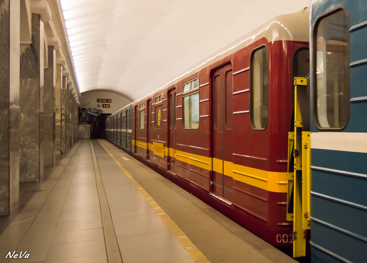 Санкт-Петербург, 81-714.6Д № 002