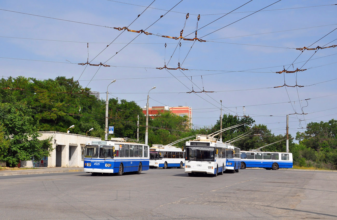 Волгоград, ЗиУ-682В-012 [В0А] № 4529; Волгоград, Тролза-5275.03 «Оптима» № 1282