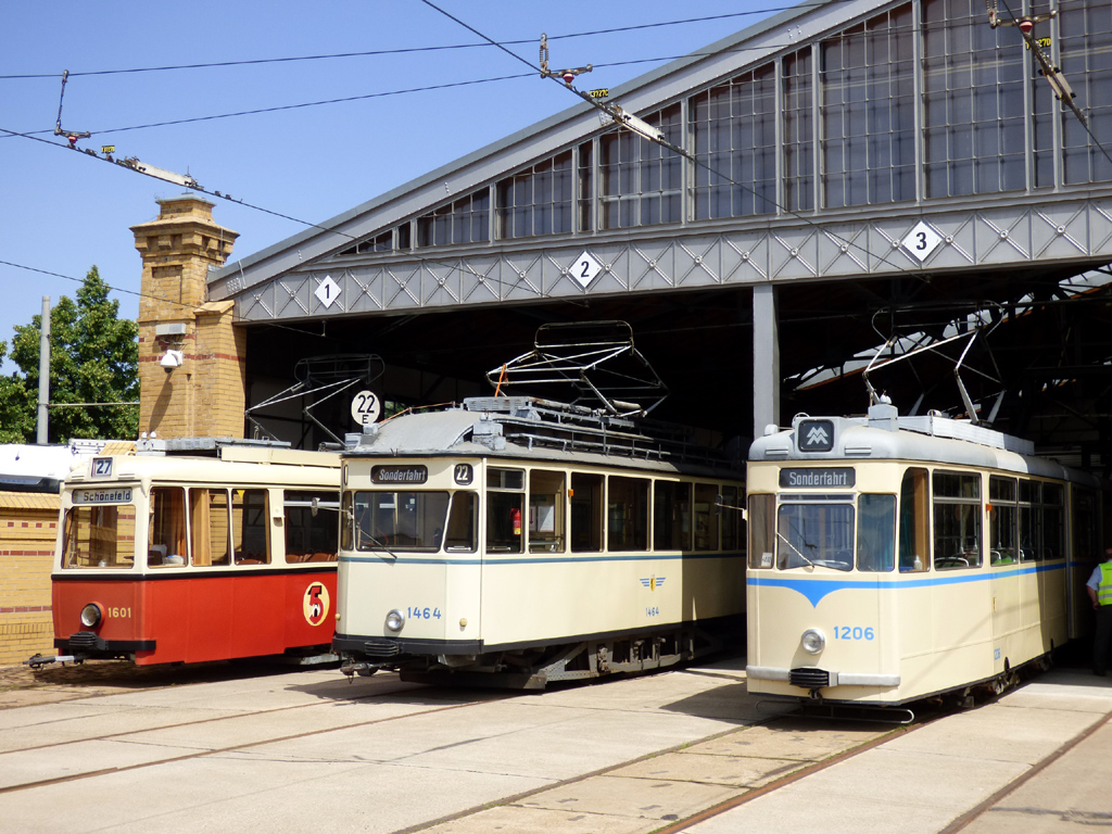 Лейпциг, Gotha G4-65 № 1206; Лейпциг, Двухосный моторный Dessau № 1464 Лейпциг, Gotha G4-65 № 1206; Лейпциг, Двухосный моторный Dessau № 1464