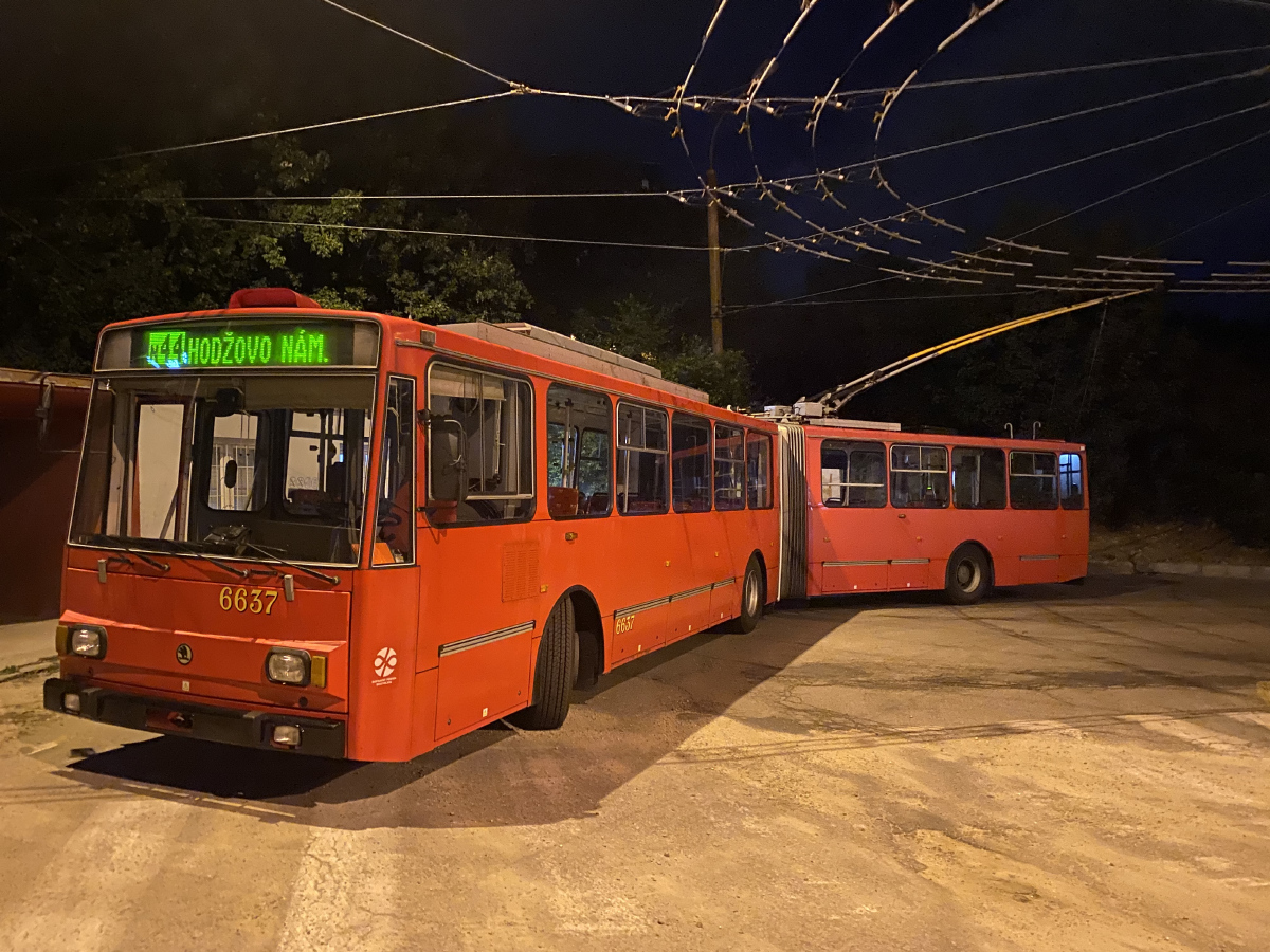 Братислава, Škoda 15Tr13/6M № 6637