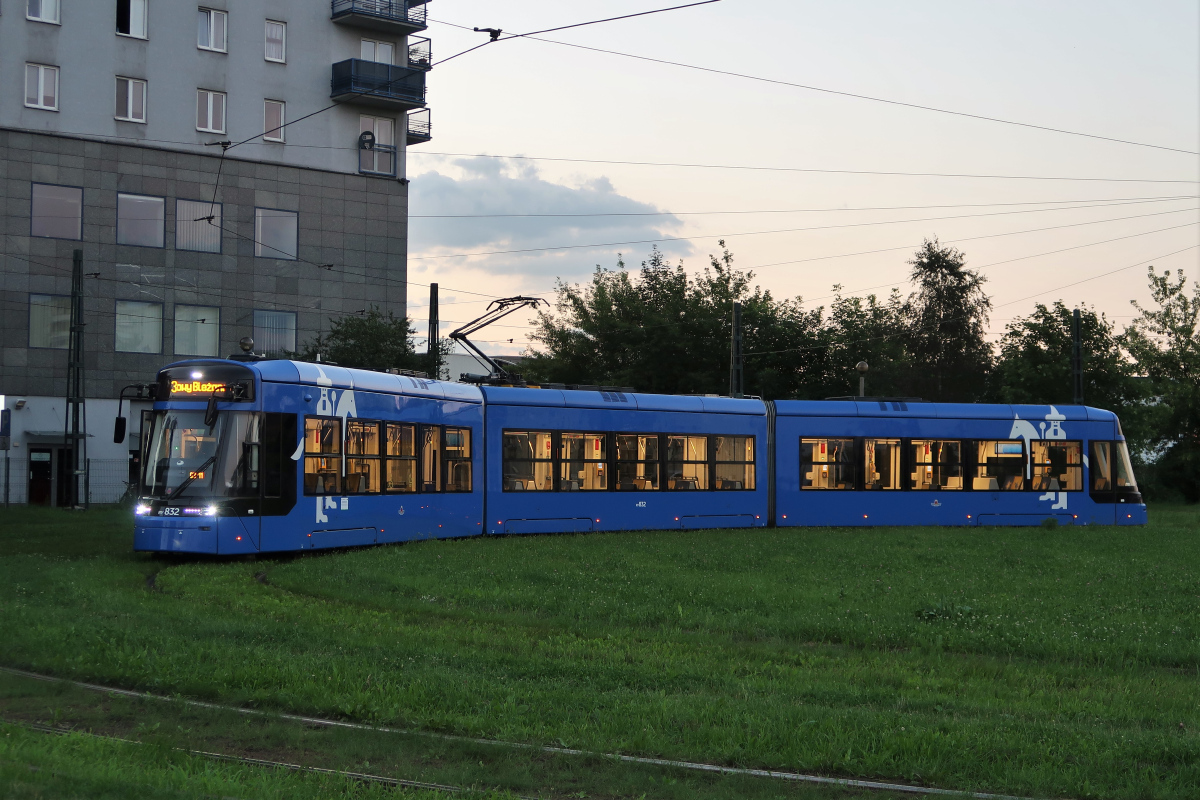 Краков, Stadler Tango NF2 № RY832