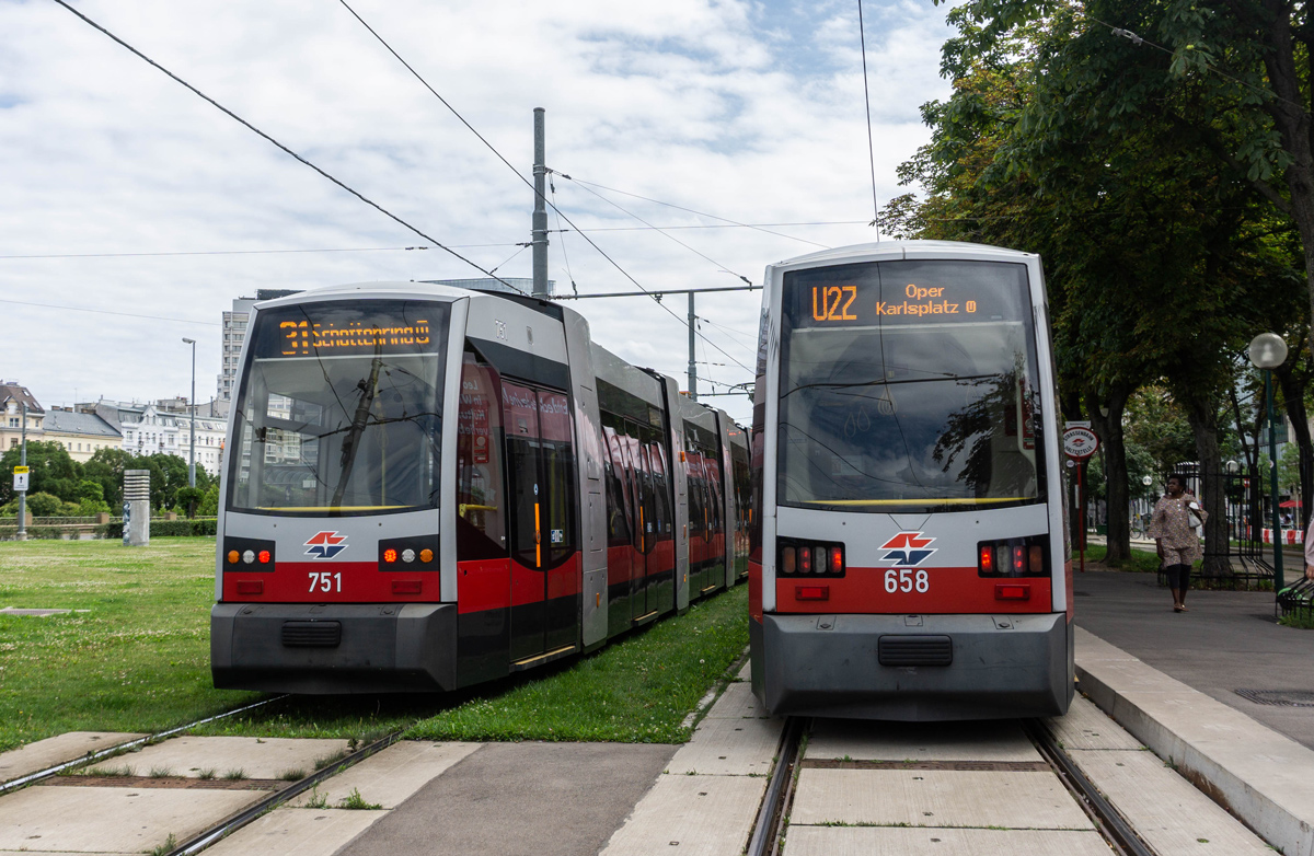 Вена, Siemens ULF-B1 № 751; Вена, Siemens ULF-B № 658 Вена, Siemens ULF-B1 № 751; Вена, Siemens ULF-B № 658